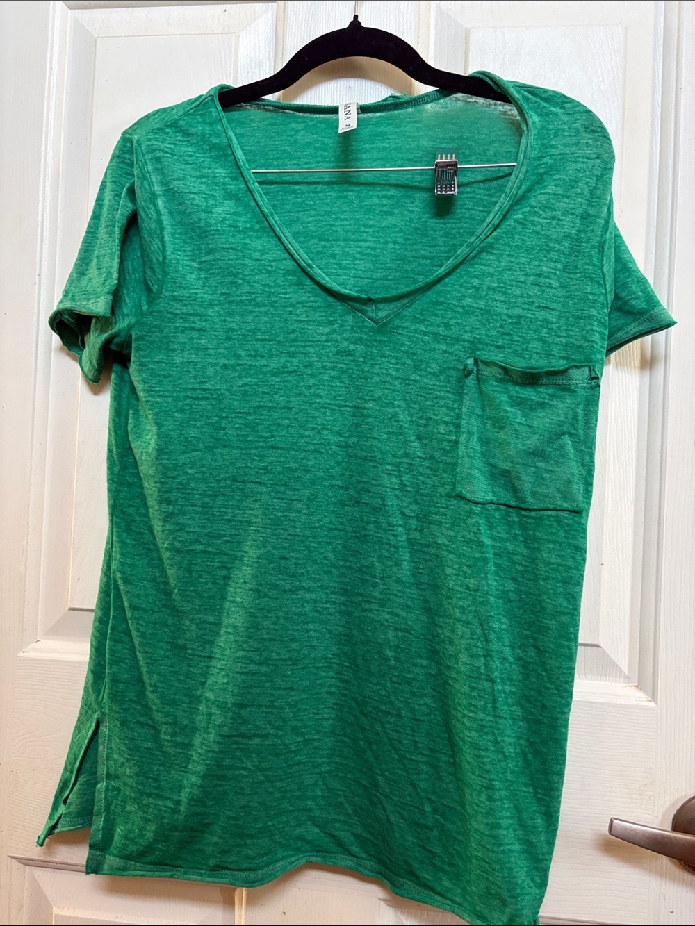 Zenana Outfitters Green Short Sleeve V-Neck Pocket Tee